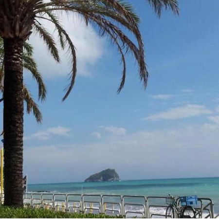 A 5 Minuti Dal Mare - Dolphin Beach House Spotorno Exterior foto