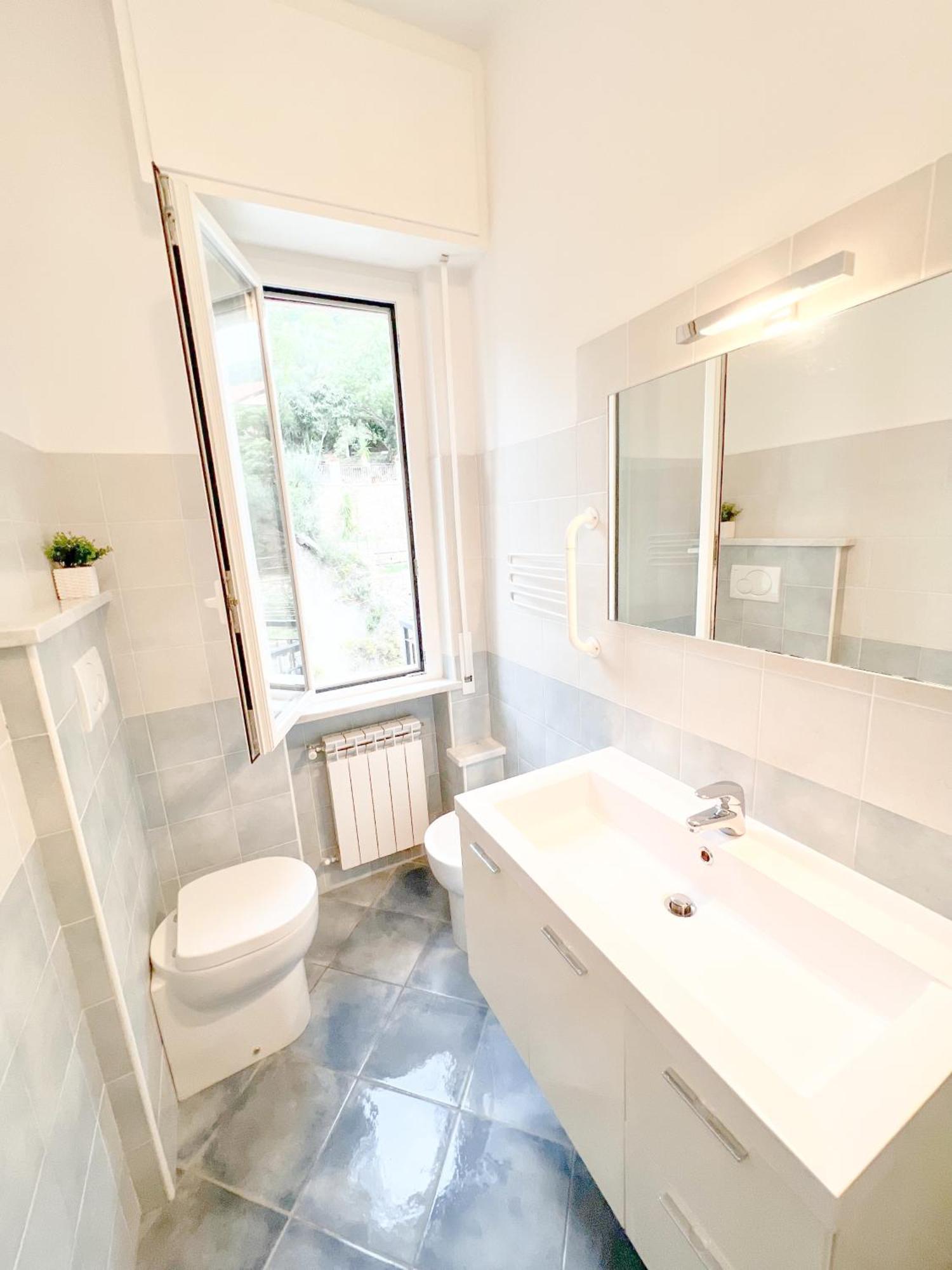 A 5 Minuti Dal Mare - Dolphin Beach House Spotorno Exterior foto